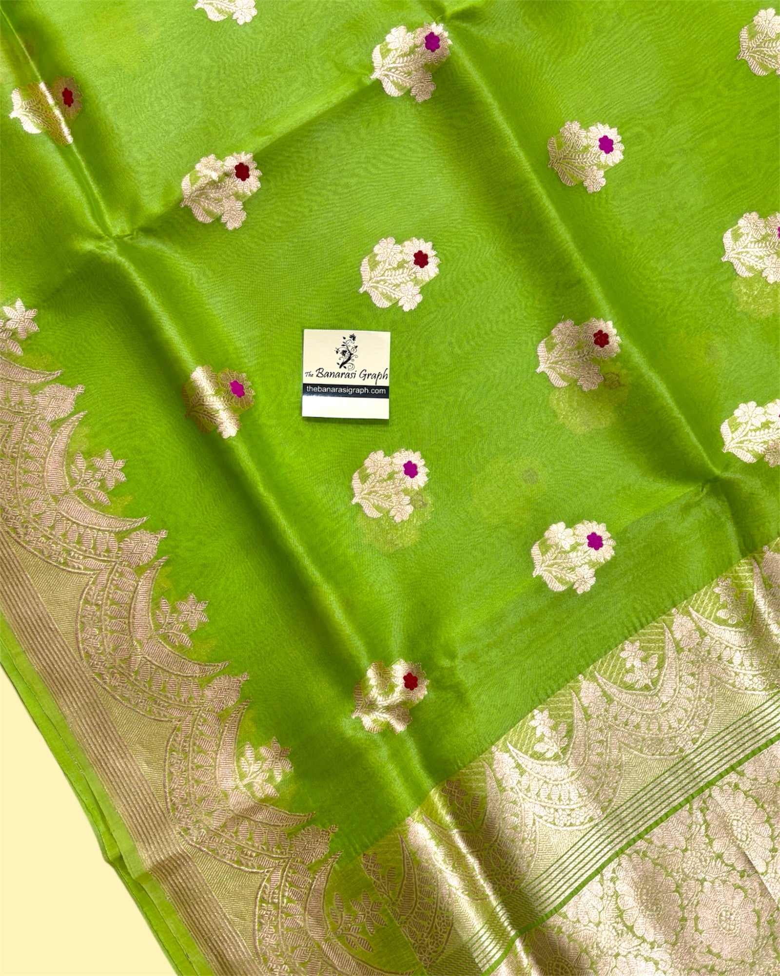 Pure Kora Handloom Silk - Kadhua Motifs With Meenakari Banarasi Saree