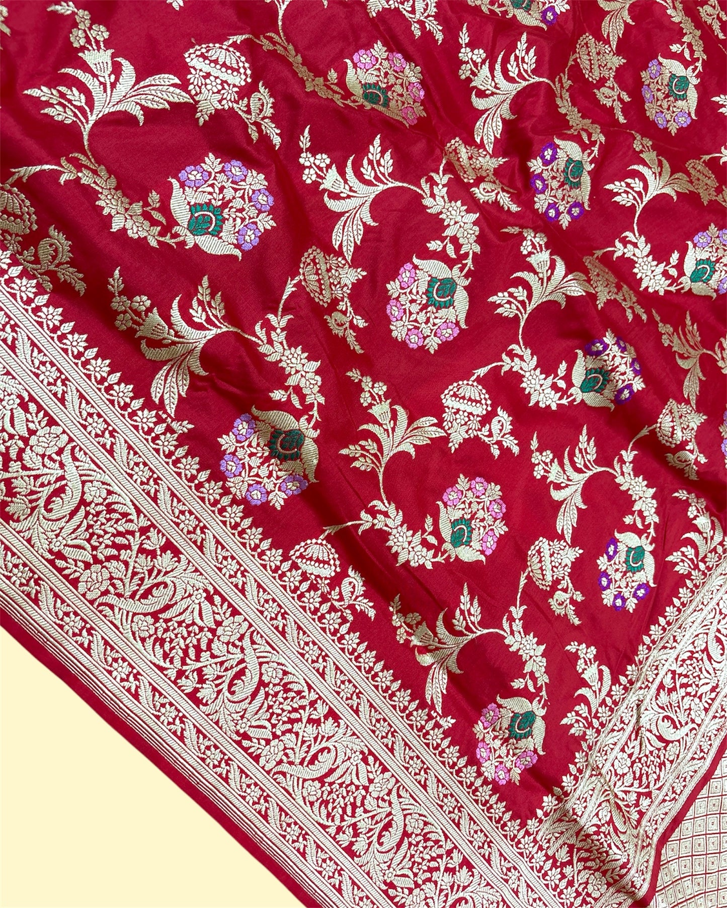 Red Pure Katan Handloom Silk - Kadhua Motifs All Over Jaal Work With Meenakari Banarasi Saree