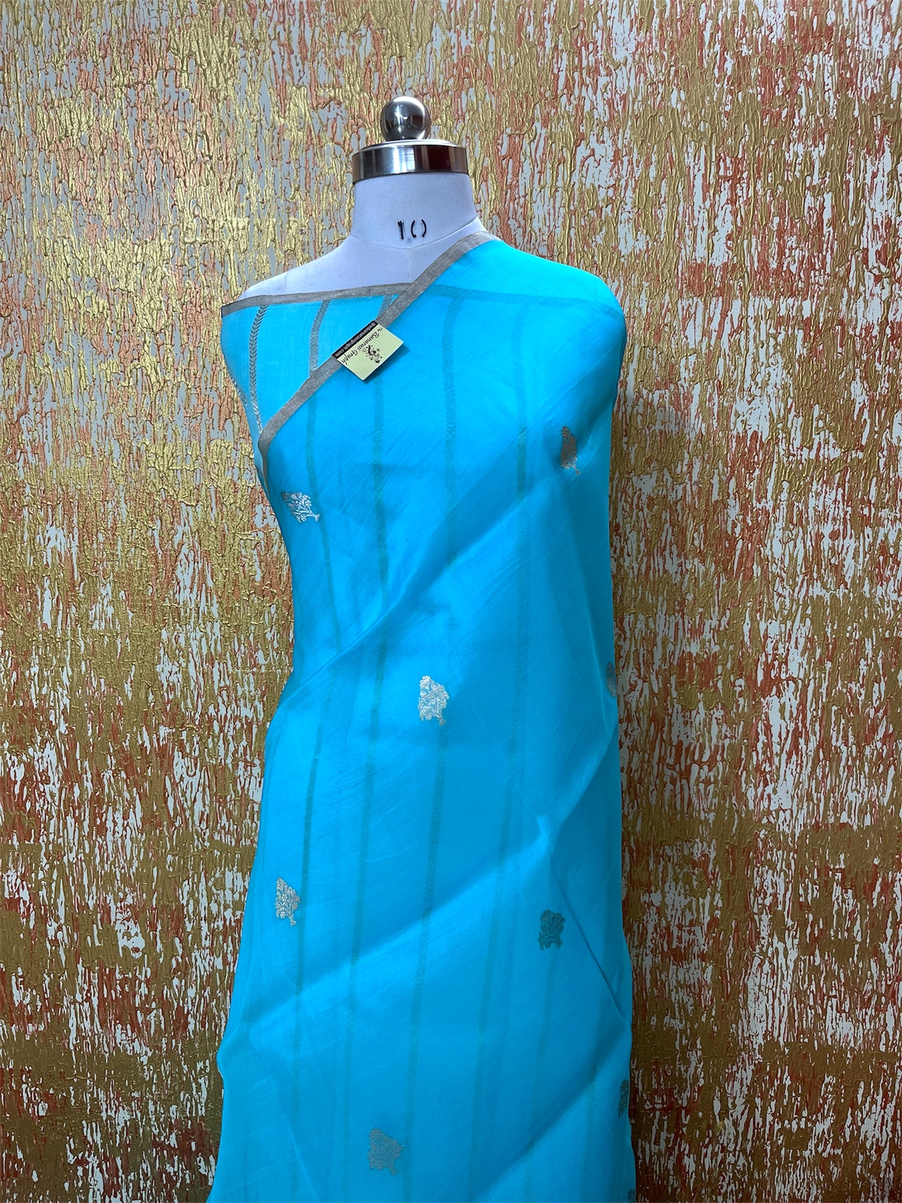 Pure Kora Handloom Silk - Kadhua Motifs Banarasi Saree