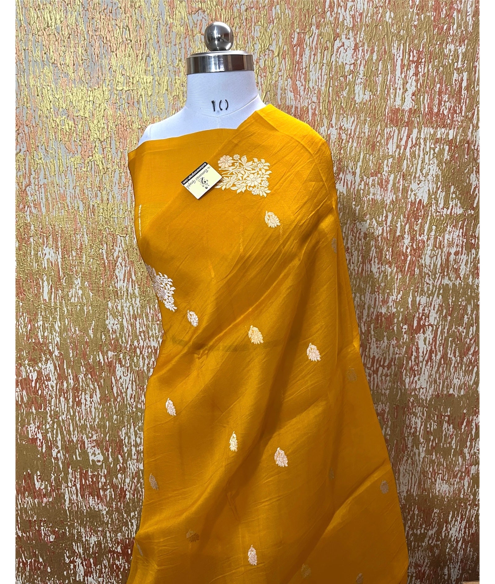 Pure Kora Handloom Silk - Kadhua Motifs Banarasi Saree