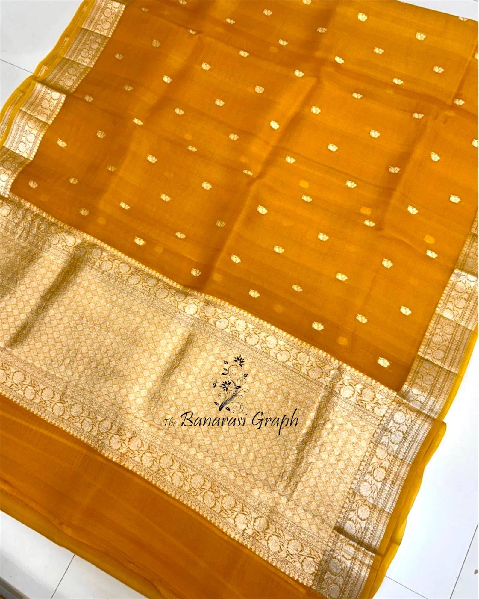 Pure Kora Handloom Silk - Kadhua Motifs Banarasi Saree