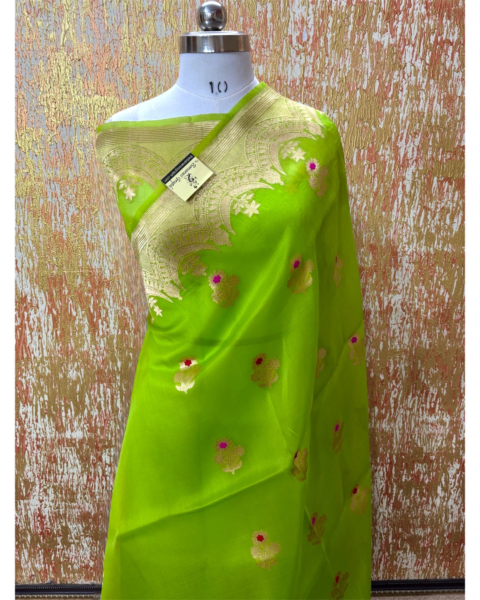 Pure Kora Handloom Silk - Kadhua Motifs With Meenakari Banarasi Saree