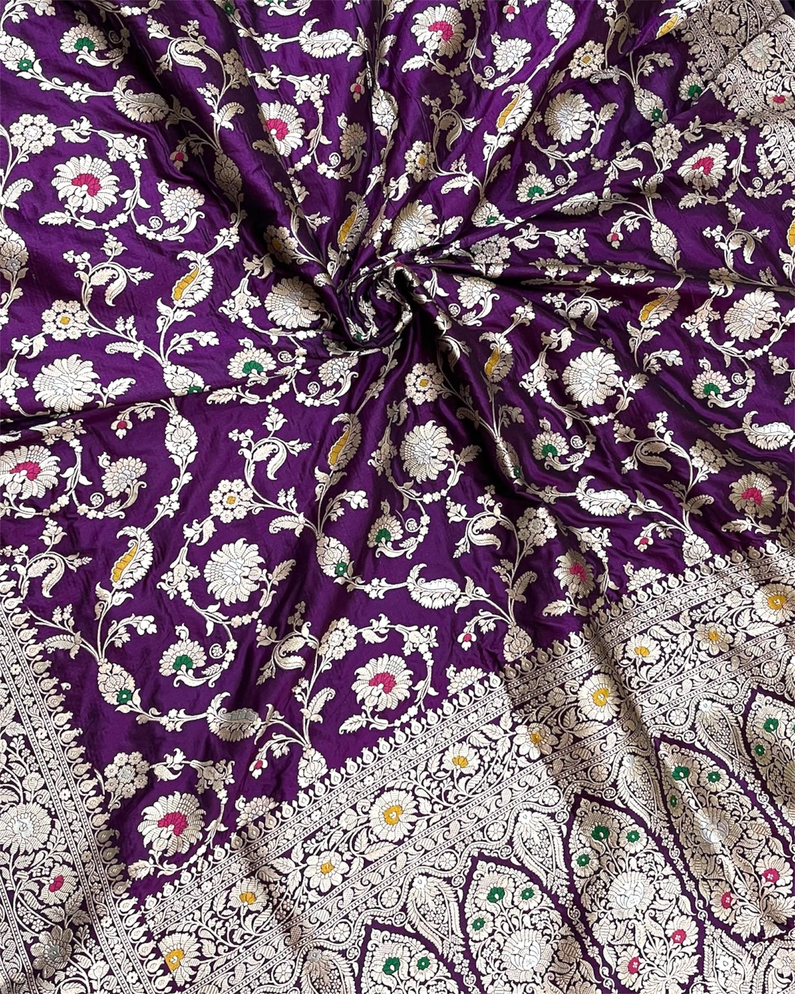 Baigni Pure Katan Handloom Silk - All Over Jaal Work With Tilfi Meenakari Banarasi Saree