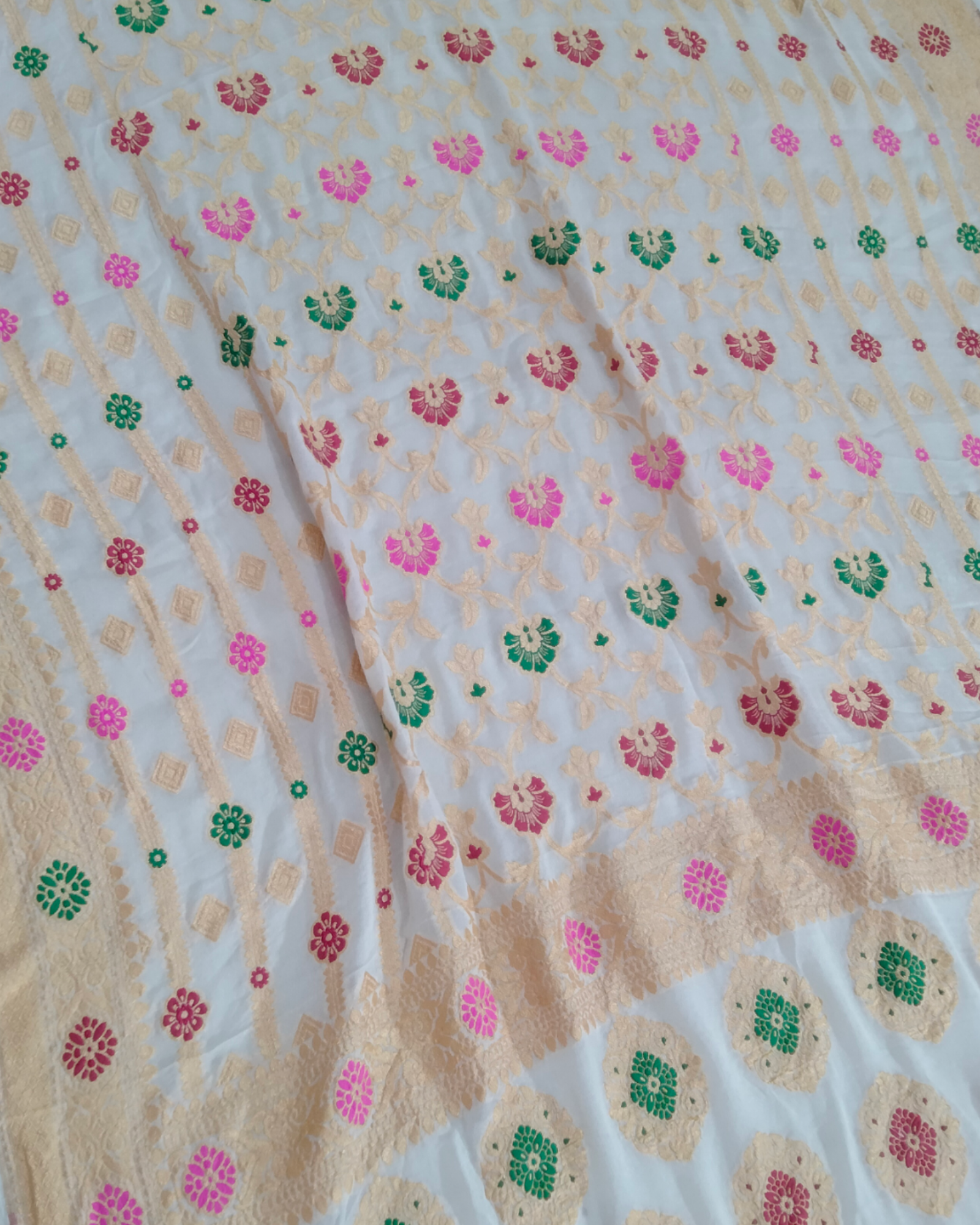 Pure Chiffon Georgette Handloom - All Over Jaal Work with Meenakari Banarasi Saree