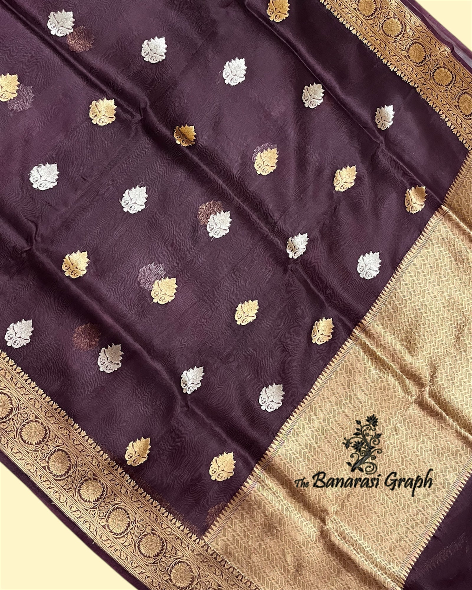 Pure Kora Handloom Silk - Kadhua Motifs Banarasi Saree