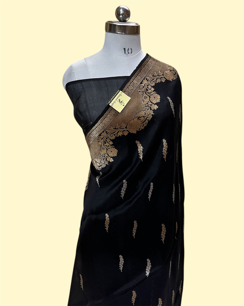 Black Pure Kora Handloom Silk - Kadhua Motifs Banarasi Saree