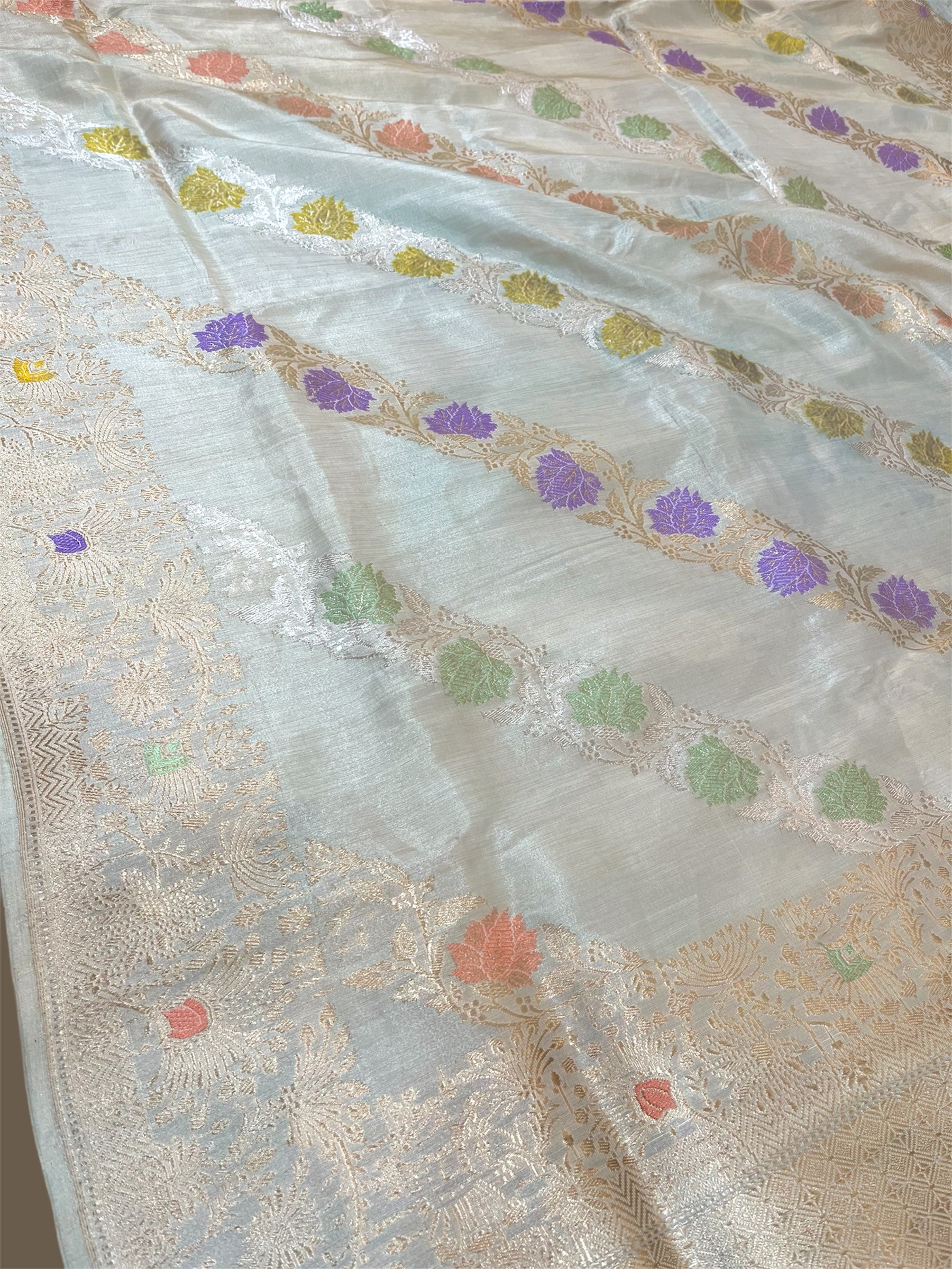 Cream Pure Tissue Handloom Silk Kadhua Strip With Meenakari - Banarasi Saree