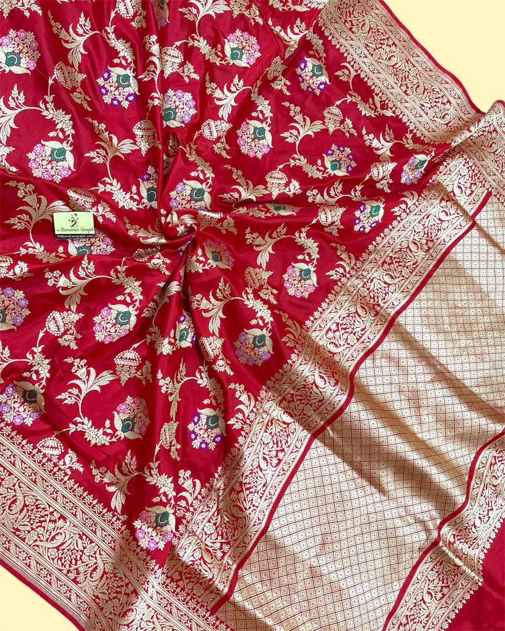 Red Pure Katan Handloom Silk - Kadhua Motifs All Over Jaal Work With Meenakari Banarasi Saree