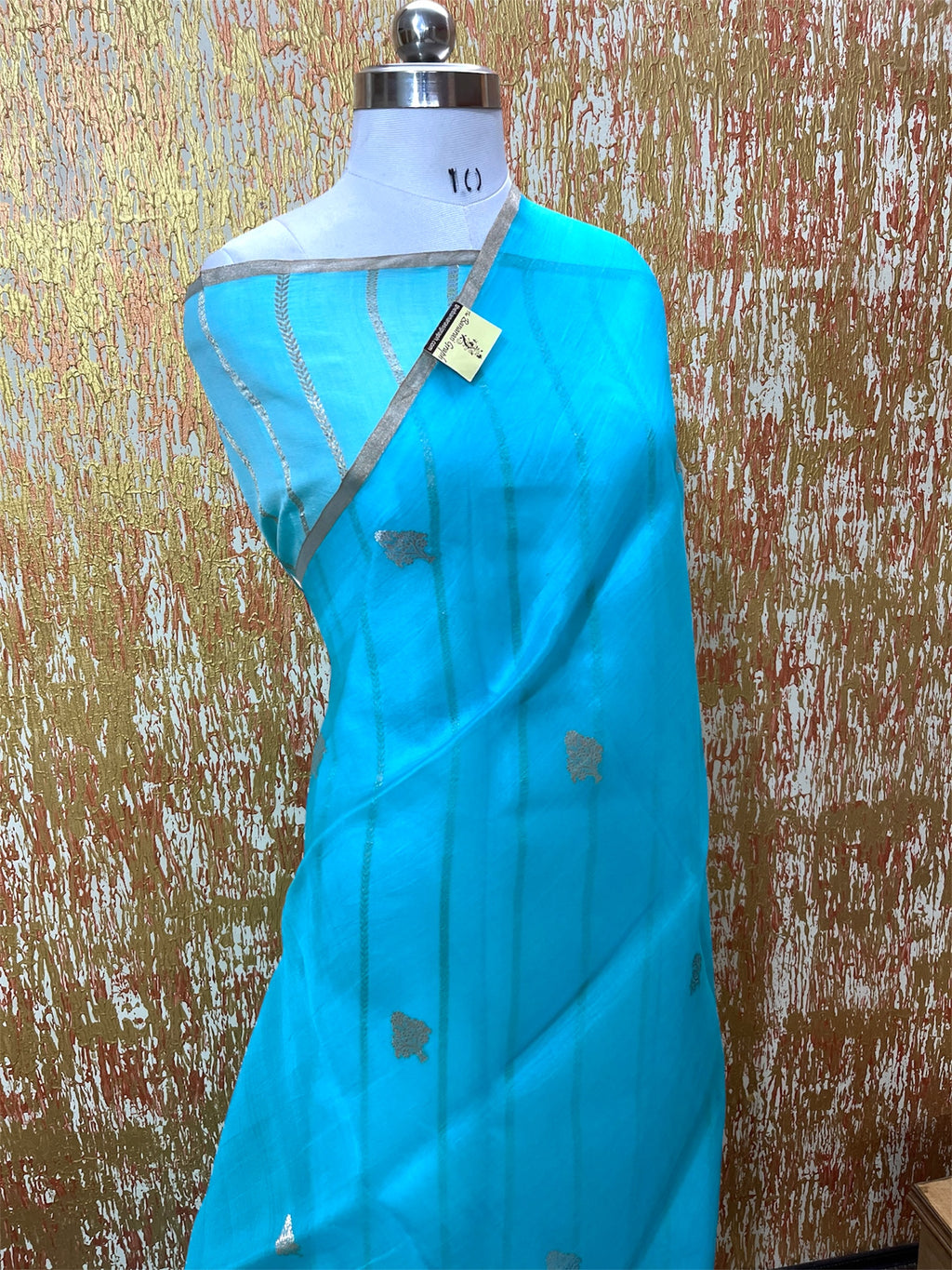 Pure Kora Handloom Silk - Kadhua Motifs Banarasi Saree