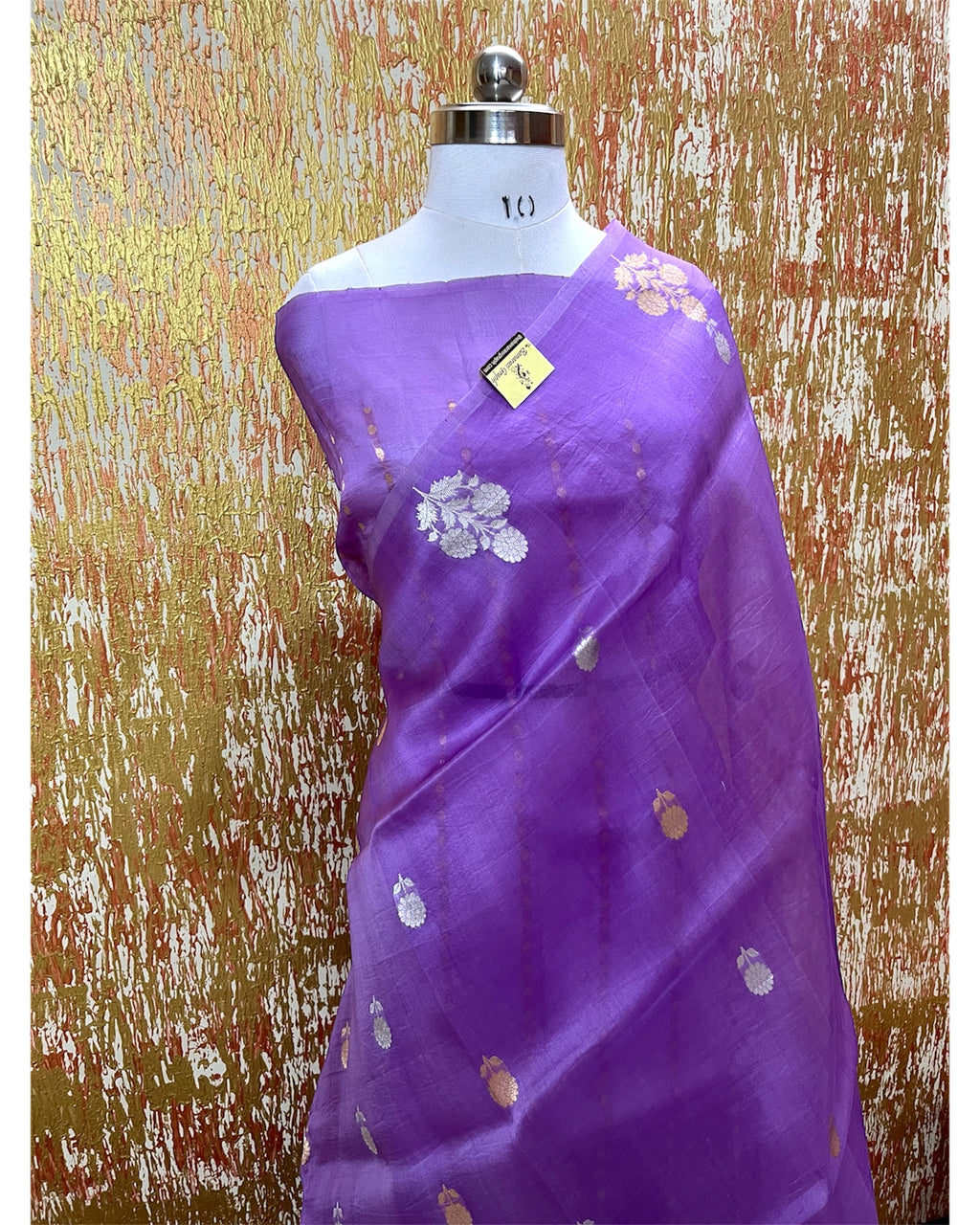 Pure Kora Handloom Silk - Kadhua Motifs Banarasi Saree