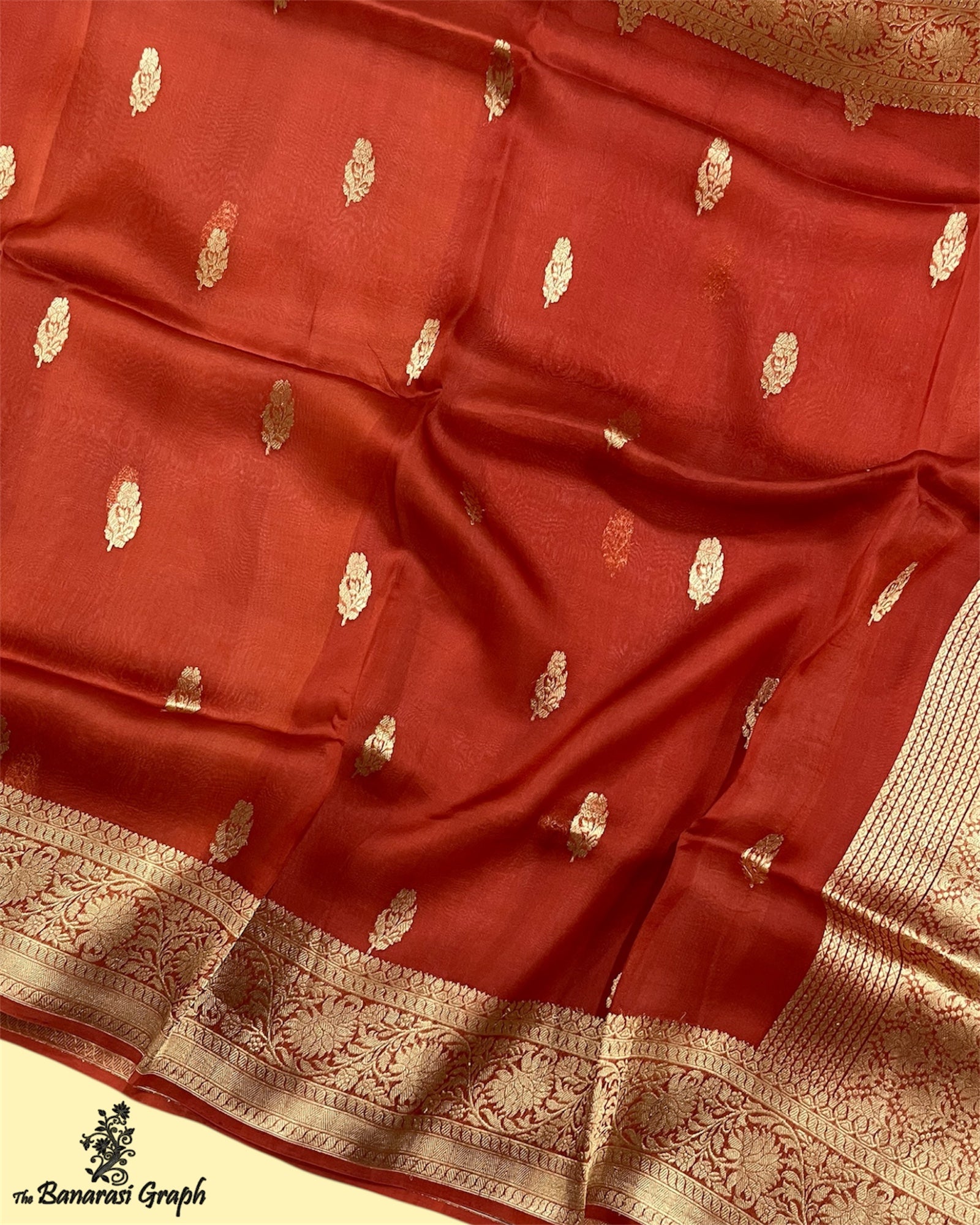 Pure Kora Handloom Silk - Kadhua Motifs Banarasi Saree