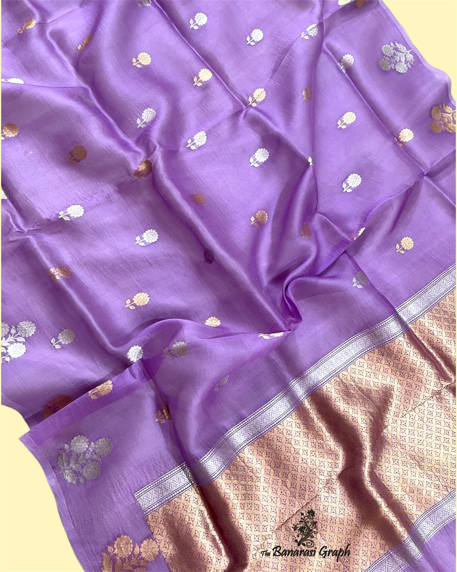 Pure Kora Handloom Silk - Kadhua Motifs Banarasi Saree