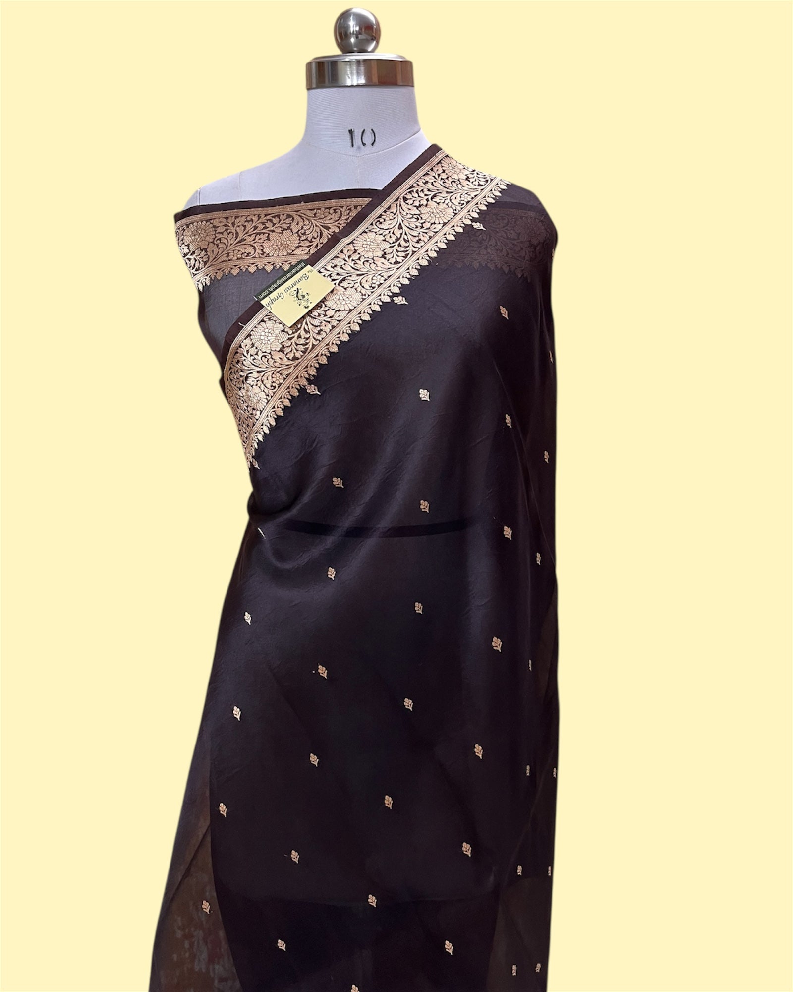 Pure Kora Handloom Silk - Kadhua Motifs Banarasi Saree