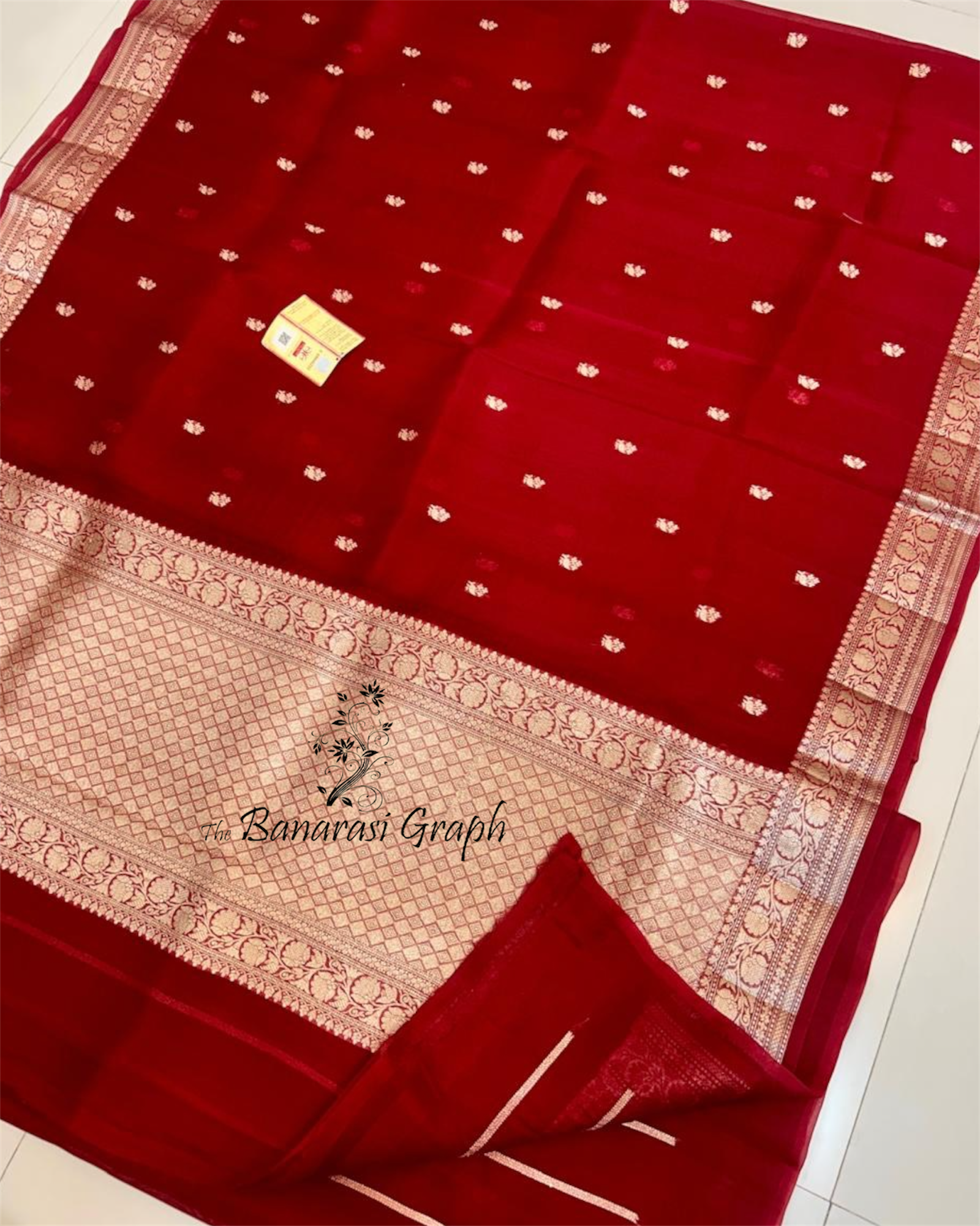 Pure Kora Handloom Silk - Kadhua Motifs Banarasi Saree