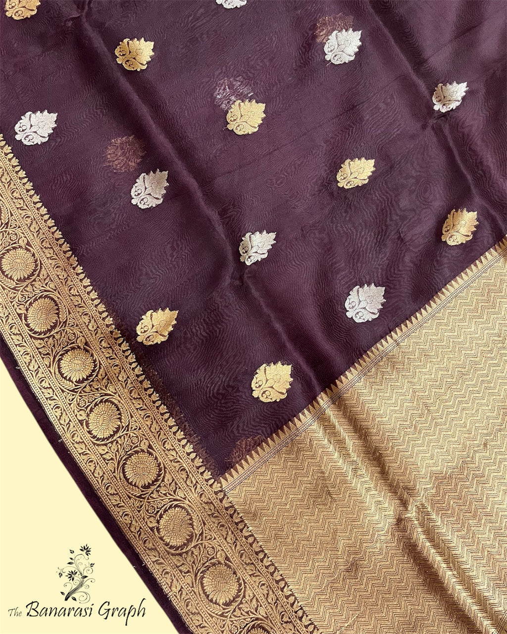 Pure Kora Handloom Silk - Kadhua Motifs Banarasi Saree