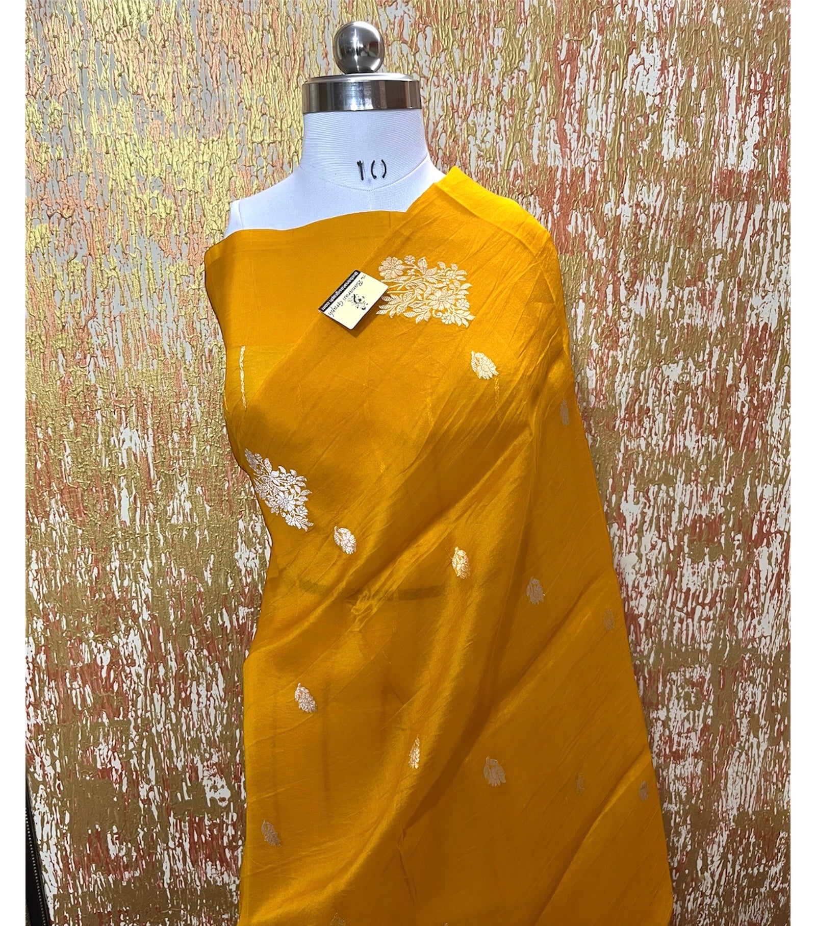 Pure Kora Handloom Silk - Kadhua Motifs Banarasi Saree