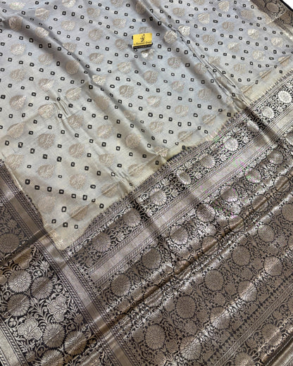 Grey Pure Chiniya Bhandej Silk - Banarasi Saree