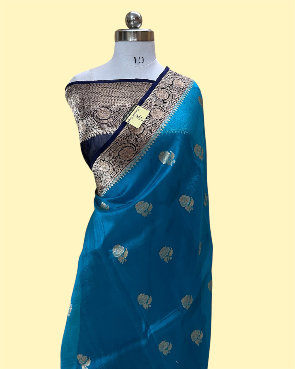 Pure Kora Handloom Silk - Kadhua Motifs Banarasi Saree