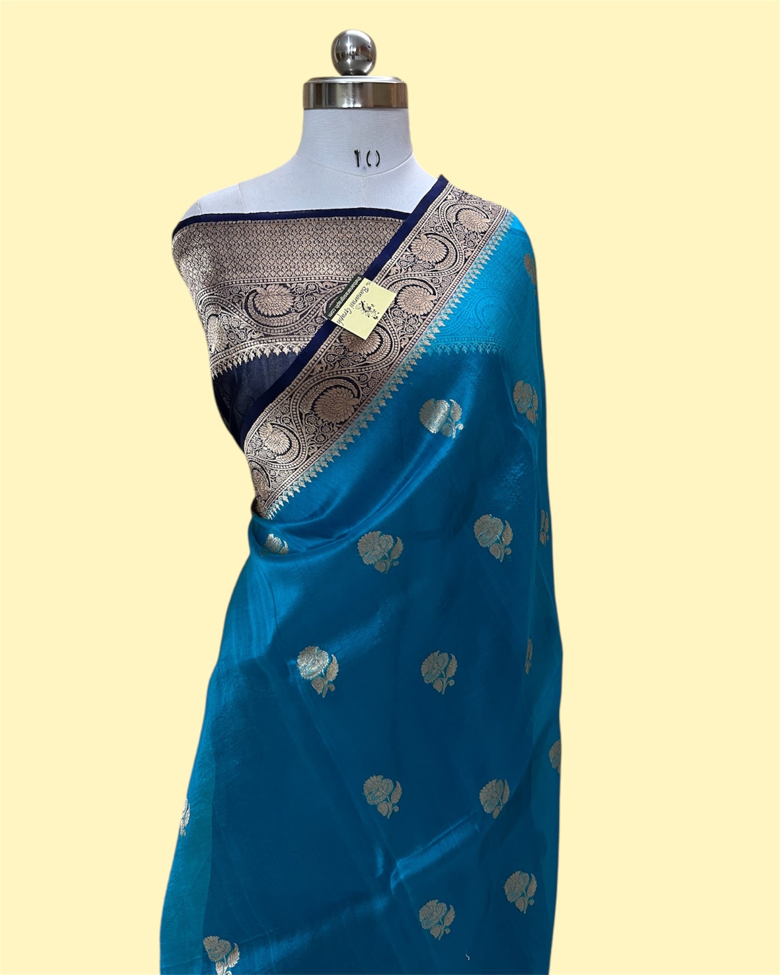 Pure Kora Handloom Silk - Kadhua Motifs Banarasi Saree
