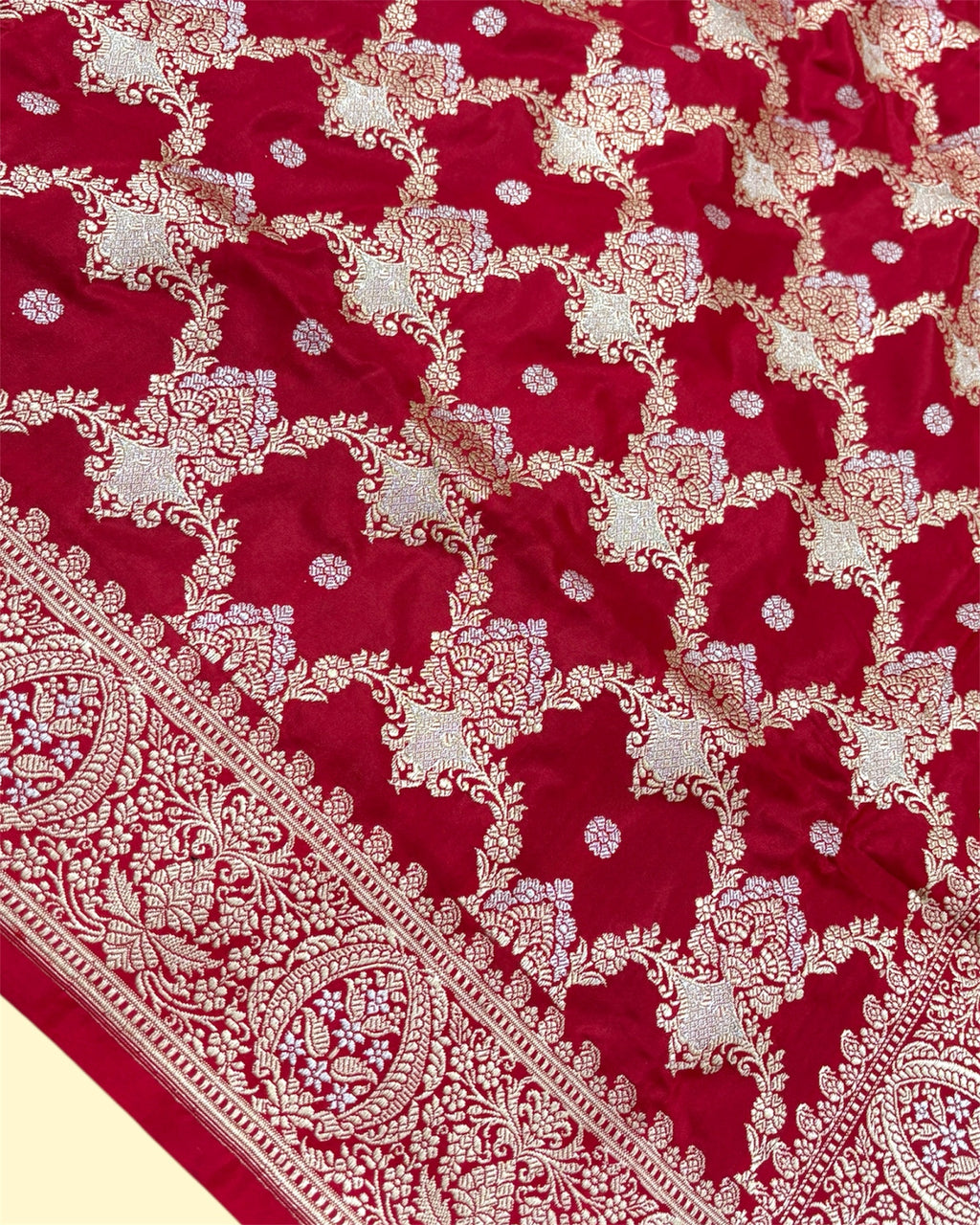 Red Pure Katan Handloom Silk - Kadhua Motifs All Over Jaal Work With Sona Rupa Banarasi Saree