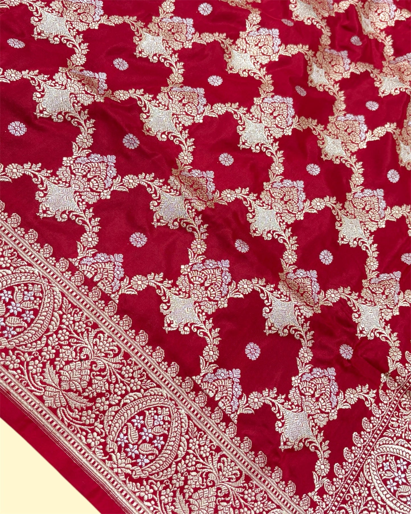 Red Pure Katan Handloom Silk - Kadhua Motifs All Over Jaal Work With Sona Rupa Banarasi Saree