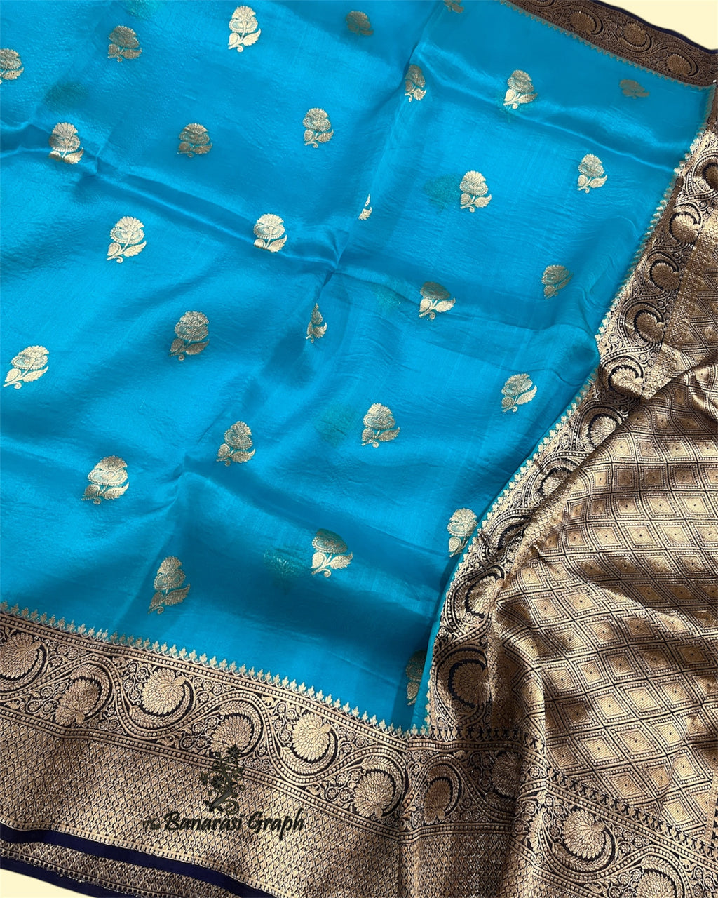 Pure Kora Handloom Silk - Kadhua Motifs Banarasi Saree