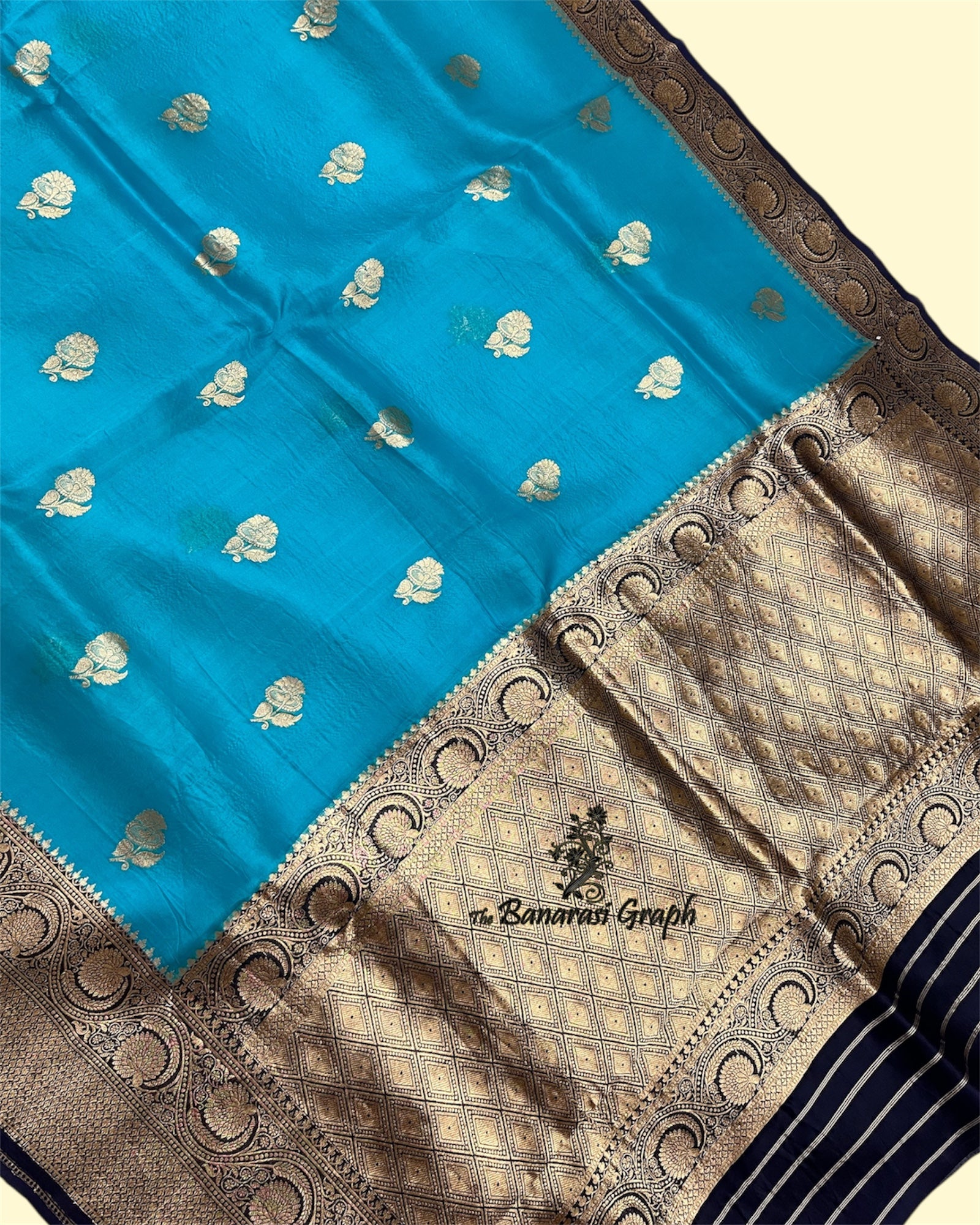 Pure Kora Handloom Silk - Kadhua Motifs Banarasi Saree