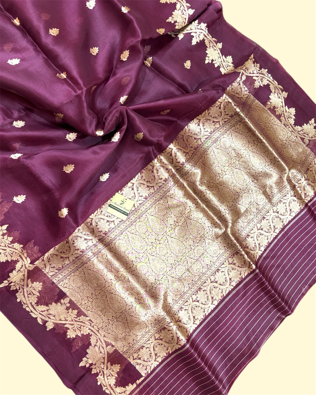 Pure Kora Handloom Silk - Kadhua Motifs Banarasi Saree