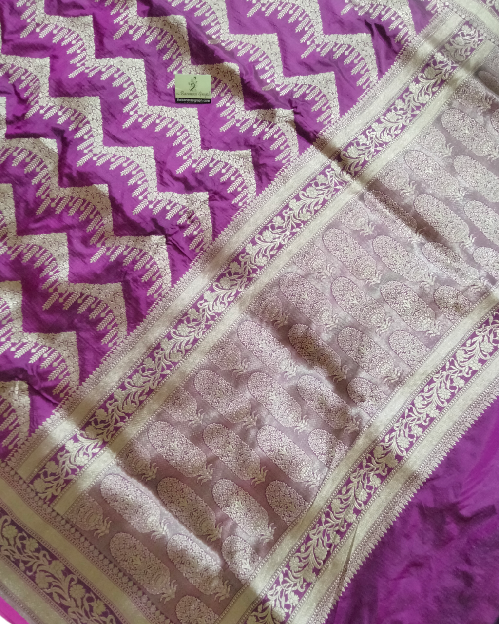 Baigni Pure Katan Handloom Silk - Zig Zag Jaal Work Banarasi Saree