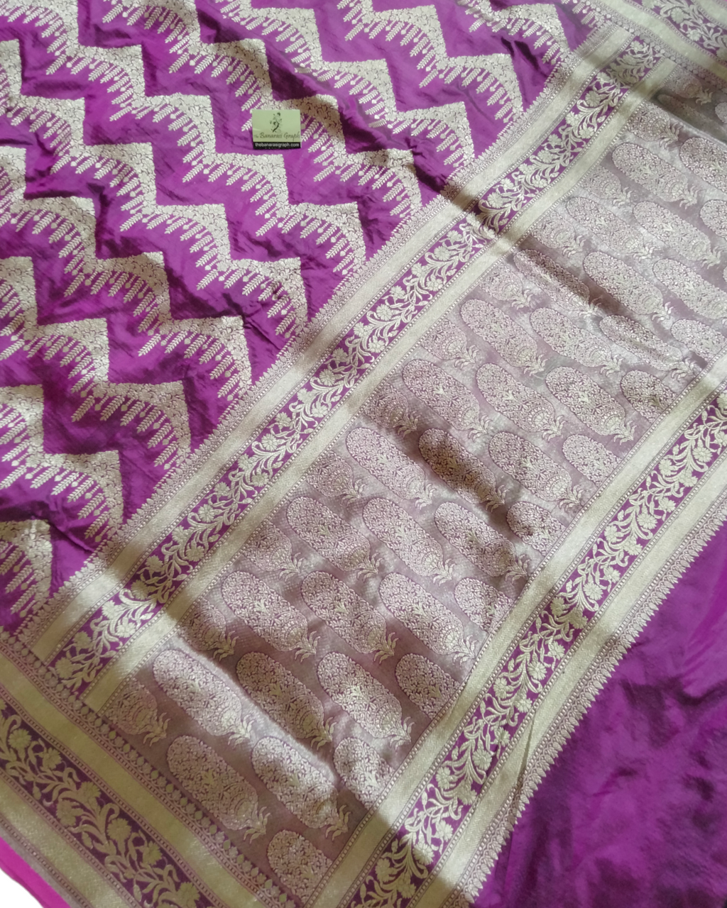 Baigni Pure Katan Handloom Silk - Zig Zag Jaal Work Banarasi Saree