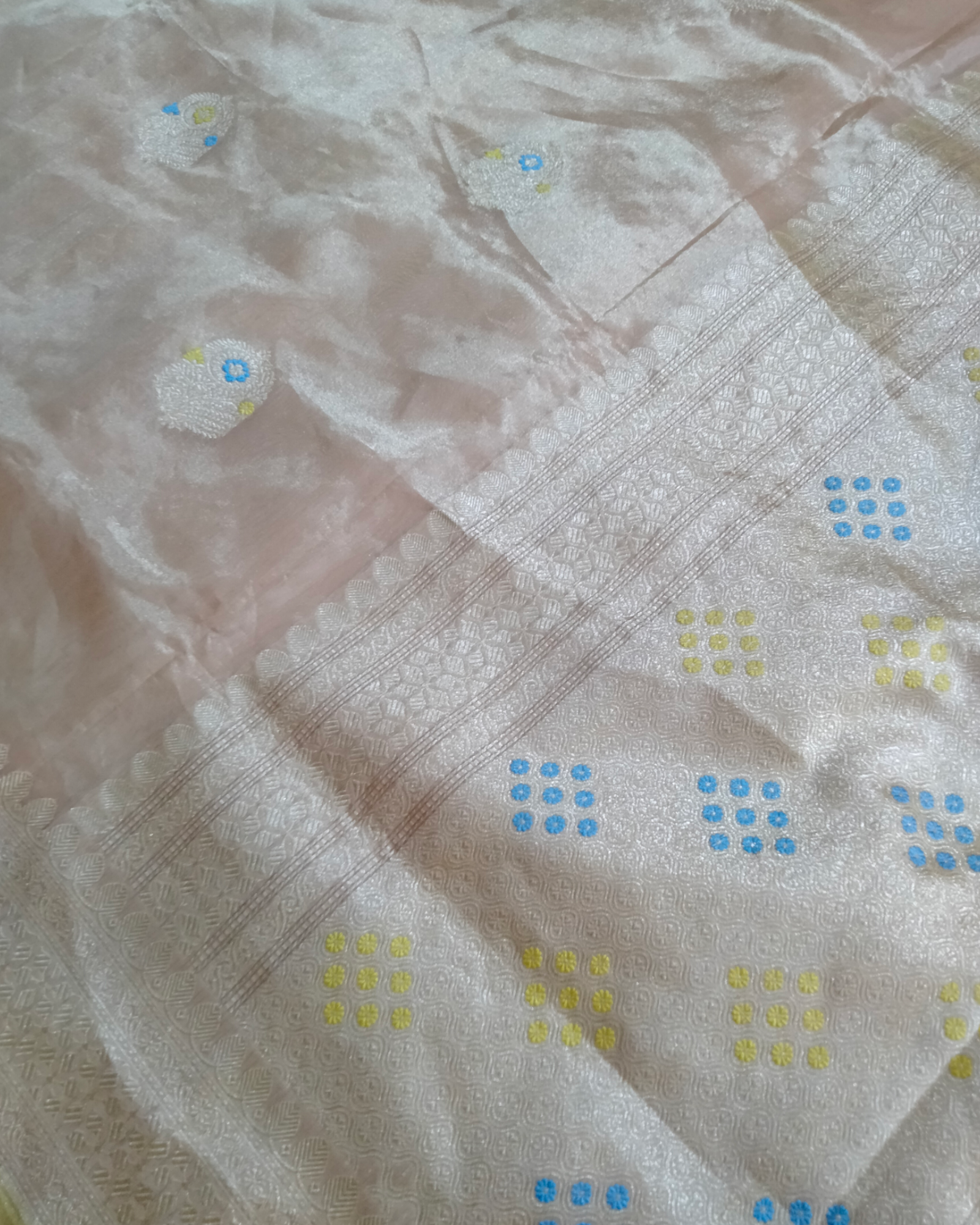 Pure Tissue kadhua Motifs - Handloom Meenakari Banarasi Saree