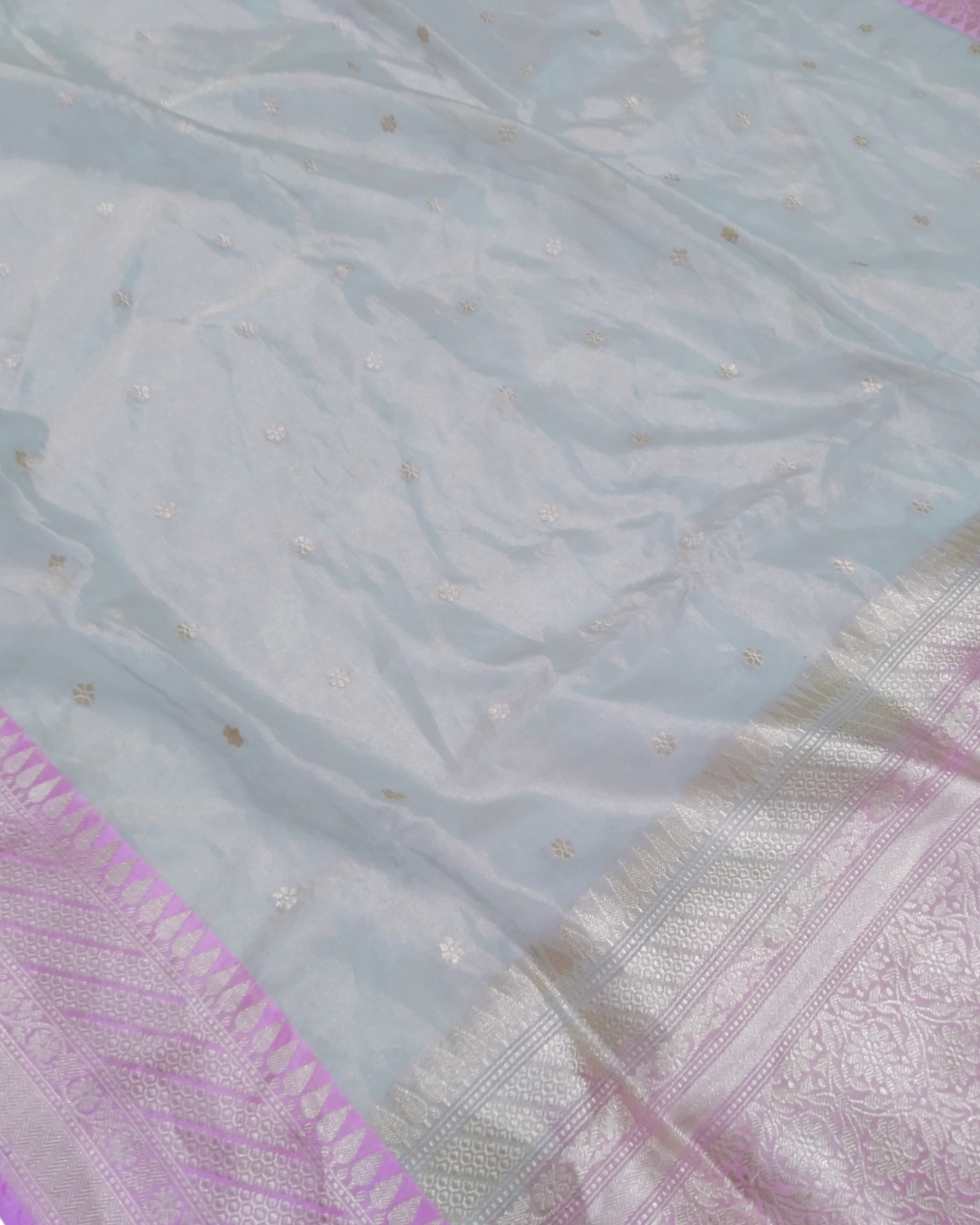 Pure Tissue Kadhua Motifs- Handloom Banarasi Saree